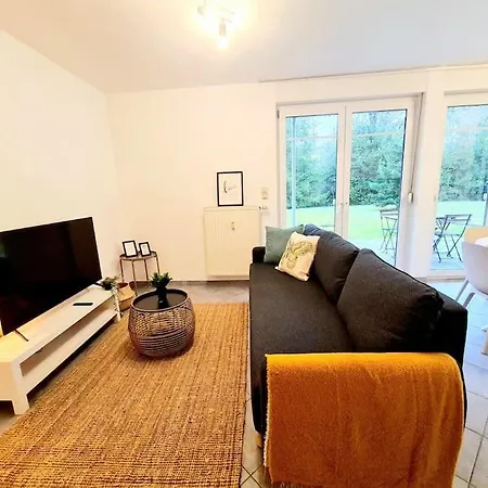 Apartment 1 Bedroom Flat With Balcony&garden *